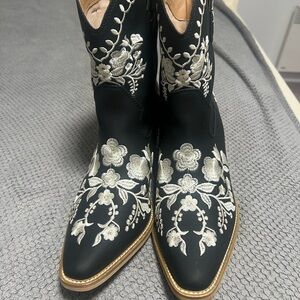 Embroidered Black and White Western Boots